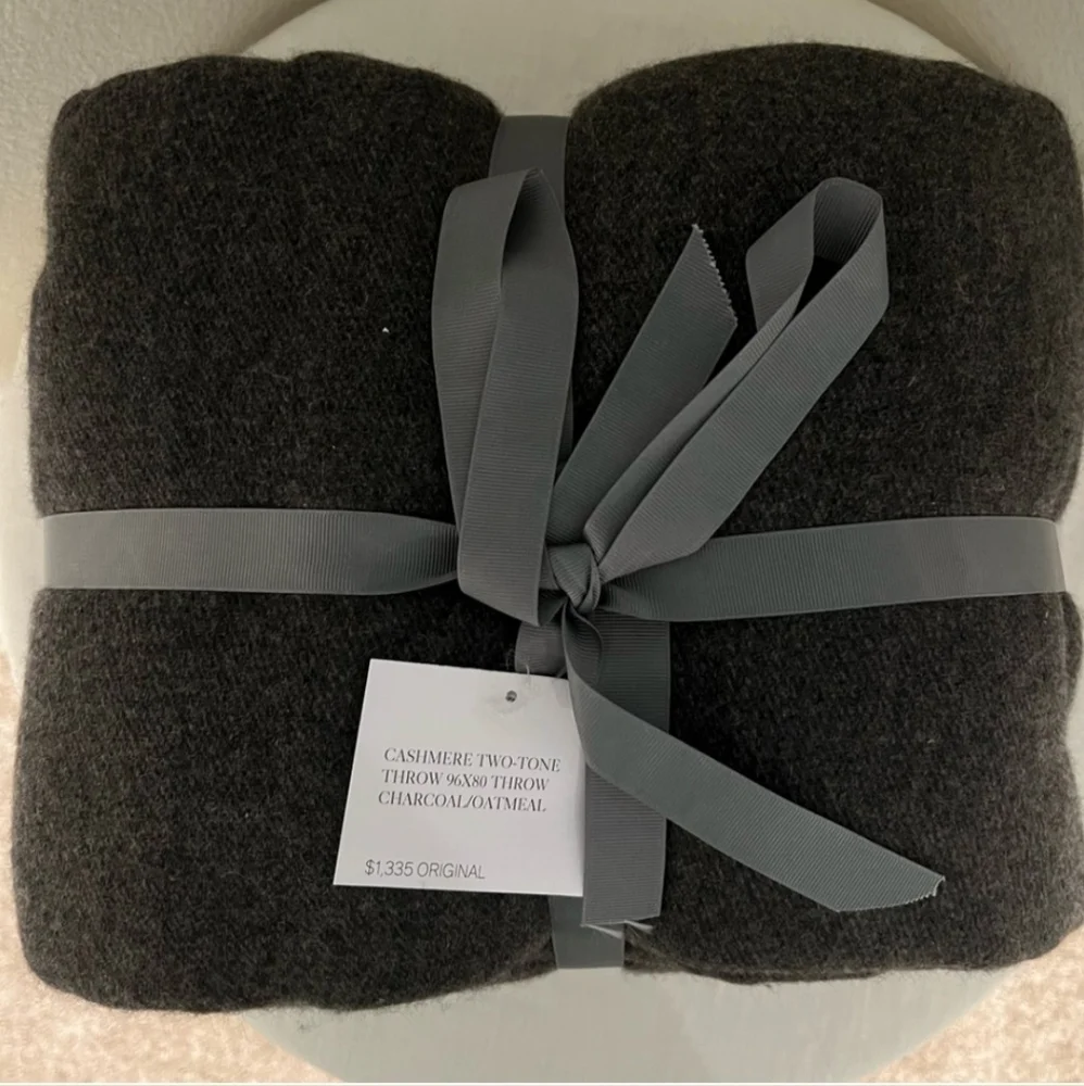 RH CASHMERE TWO-TONE THROW 96x80 CHARCOAL OATMEAL - Picture 3 of 3